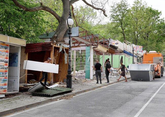 ВАС обяви за нищожен отказа на главния архитект на община Варна за издаване на разрешение за поставяне на бараки в Златни пясъци