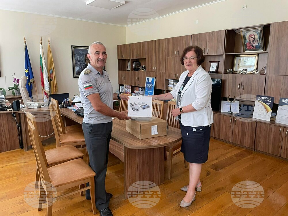 Пожарната в Троян получи дрон като дарение от общината