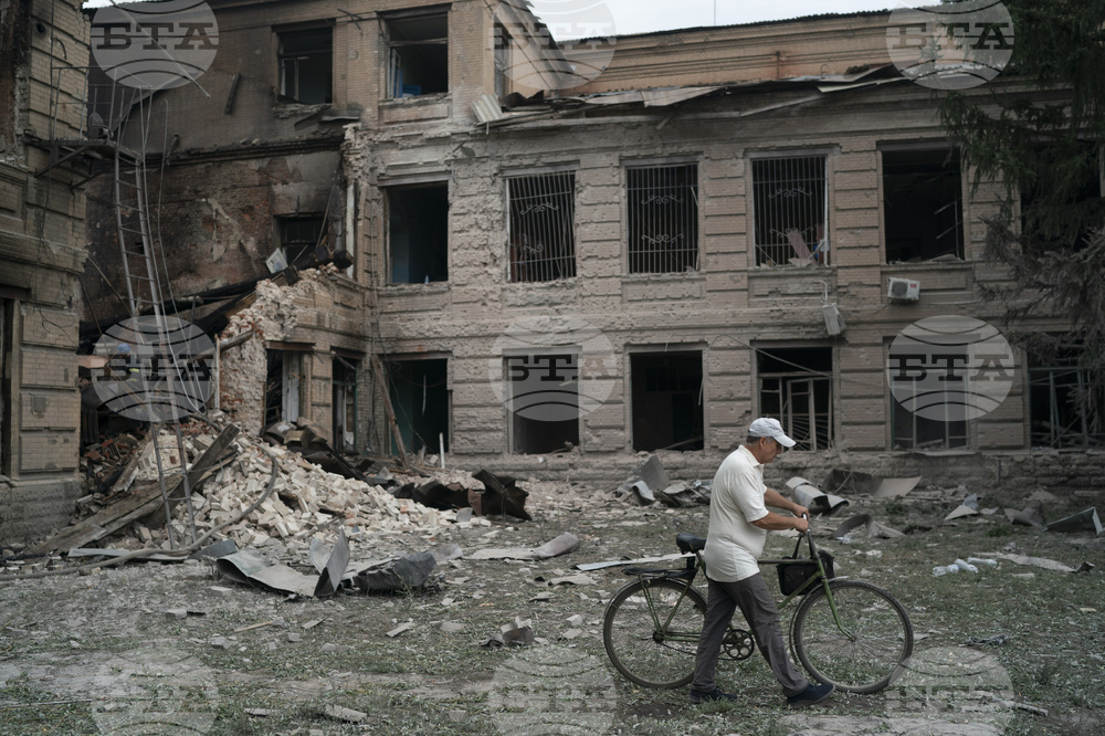 Трима души бяха убити, а около 20 - ранени при среднощните руски масирани атаки срещу Украйна