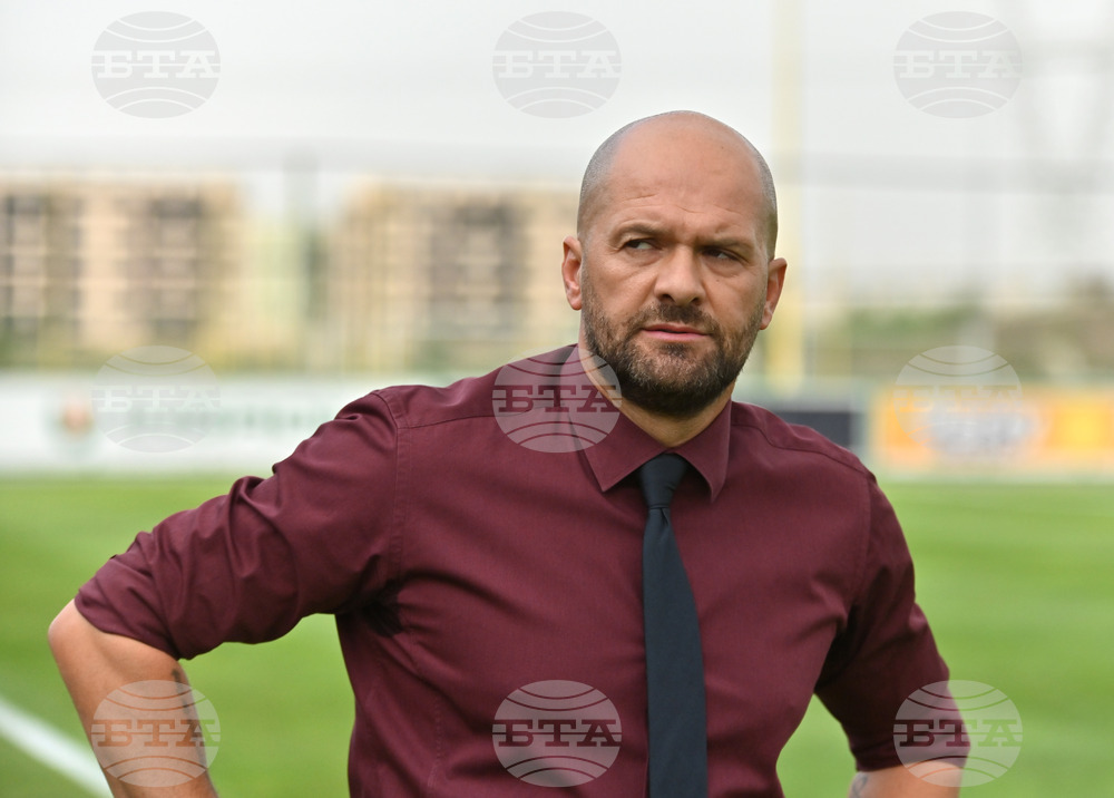 Не съм свикнал да губя по този начин, заяви наставникът на Септември Славко Матич