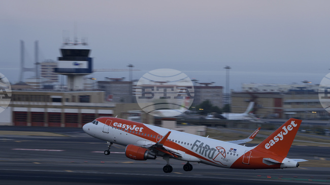 Заради ударите по британската база в Акротири "ИйзиДжет" и "Луфтханза" отмениха днешните си полети до Кипър