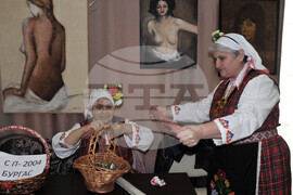 Бургас - фондация - възрастни хора - приложни умения