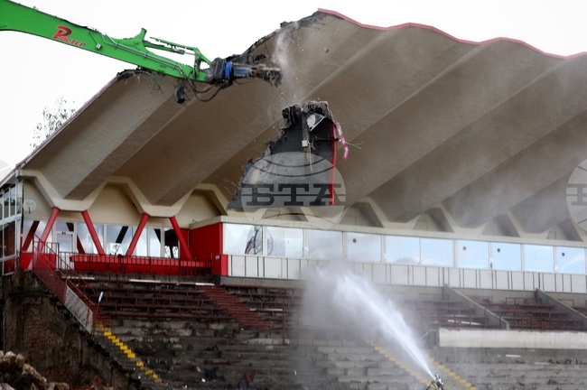 Стадион „Българска армия“ - демонтаж