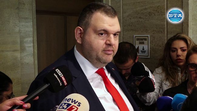 Президентът е длъжен да подпише указите за назначаване на нови министри, каза Делян Пеевски