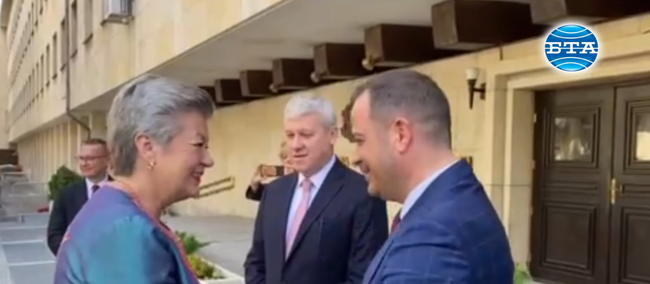 Министър Калин Стоянов посрещна еврокомисаря Илва Йохансон и румънския си колега Каталин Предою