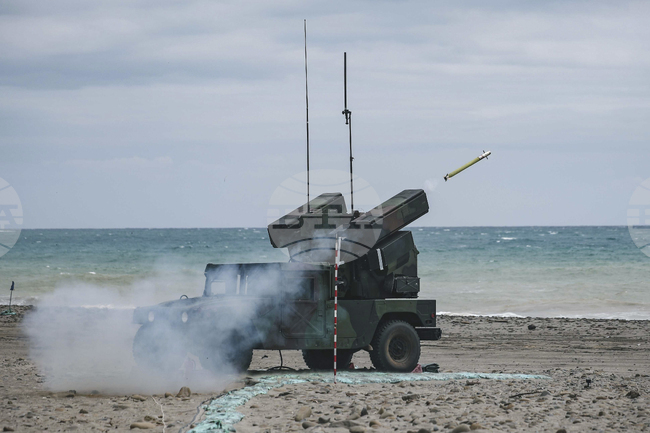 Китай наложи санкции на американски физически лица и отбранителни фирми заради оръжейни продажби на Тайван