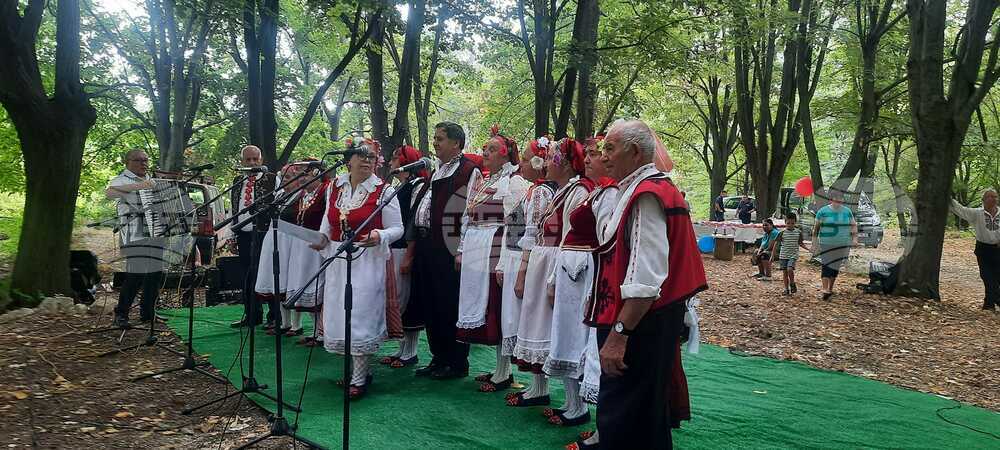 Събор "Край чешмата, под липите" се състоя в силистренското село Богорово
