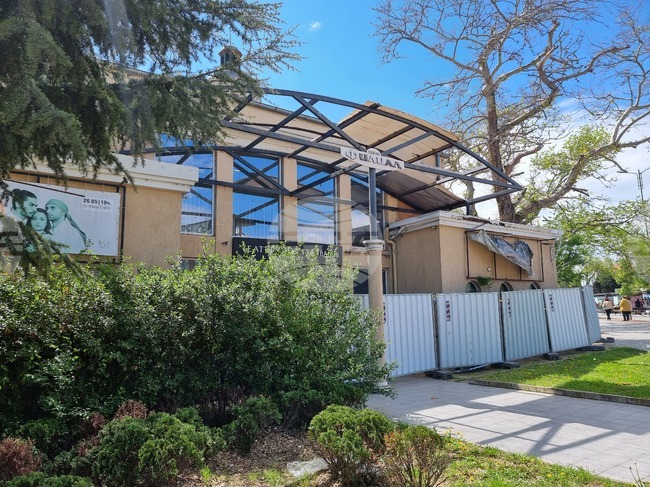 Официалният вход на сцена „Филиал“ на Варненския драматичен театър ще бъде ремонтиран догодина