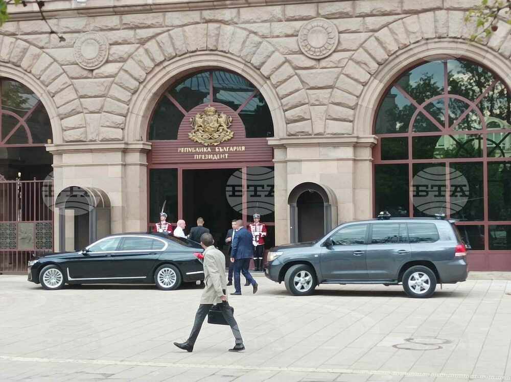 Caretaker PM Glavchev Appointed Foreign Minister, Agriculture Minister Replaced by Presidential Decree