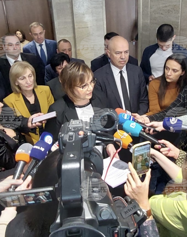 Нинова: Искаме оставката на Росен Желязков заради безпрецедентната му заповед за затваряне на устата на опозицията