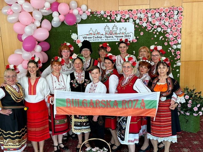 Фолклорна група „Българска роза“ от Кобленц представиха домакините на деветия събор „На мегдана на другата България“