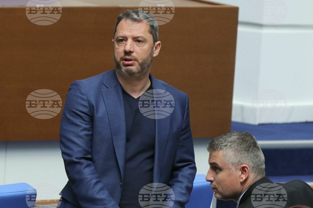Делян Добрев от ГЕРБ призова президента да не позволява ПП-ДБ да го заблудят повторно
