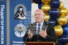 Пловдив - ПУ "Паисий Хилендарски" - абсолвенти