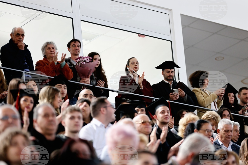 Пловдив - ПУ "Паисий Хилендарски" - абсолвенти