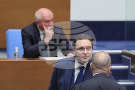 Парламент - парламентарен контрол