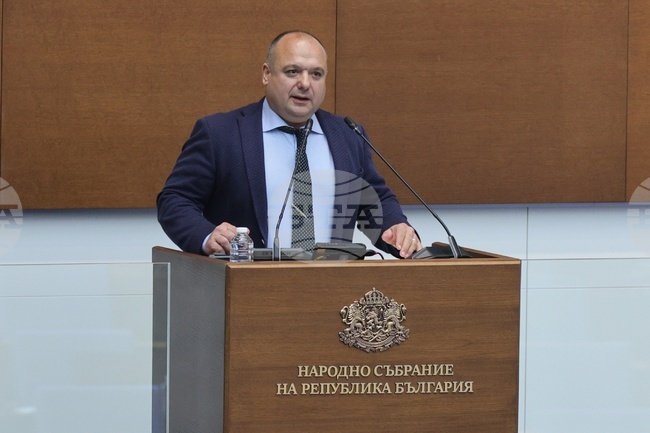 От миналата седмица вече имаме реални проверки за превантивен контрол на площадки за разкомплектоване на автомобили, каза министър Петър Димитров