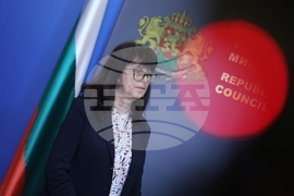 Министерски съвет - коклюш - брифинг - Галя Кондева