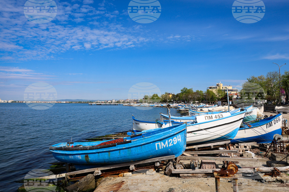 Поморие - пристанище - лодки