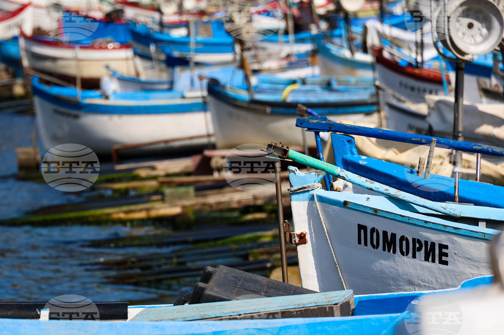 Поморие - пристанище - лодки