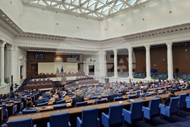 Парламент - извънредно заседание