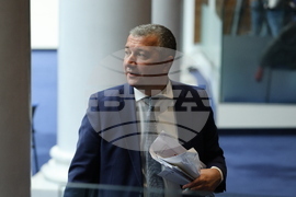 Парламент - извънредно заседание