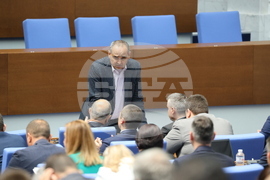 Парламент - извънредно заседание