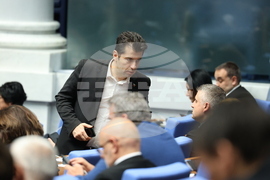 Парламент - извънредно заседание