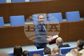 Парламент - извънредно заседание