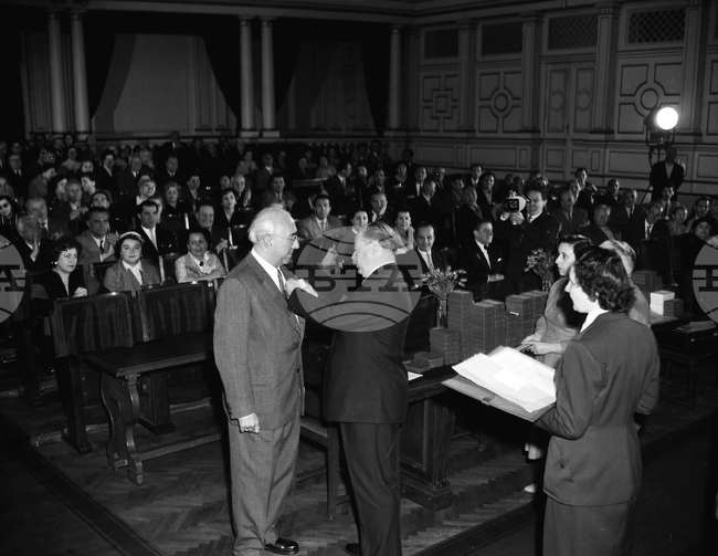 Проф. Михаил Попов - оперен певец бас и музикален педагог