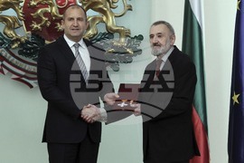 Петър Велчев - поет, литературен критик и преводач