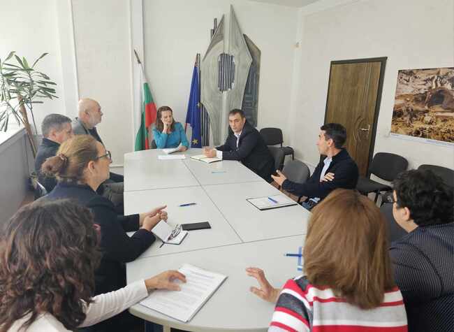 Областна администрация Стара Загора: В Областна администрация днес се проведе работна среща по повод уведомление за масово уволнение на работници и служители от „КонтурГлобал Оперейшънс България“ АД 