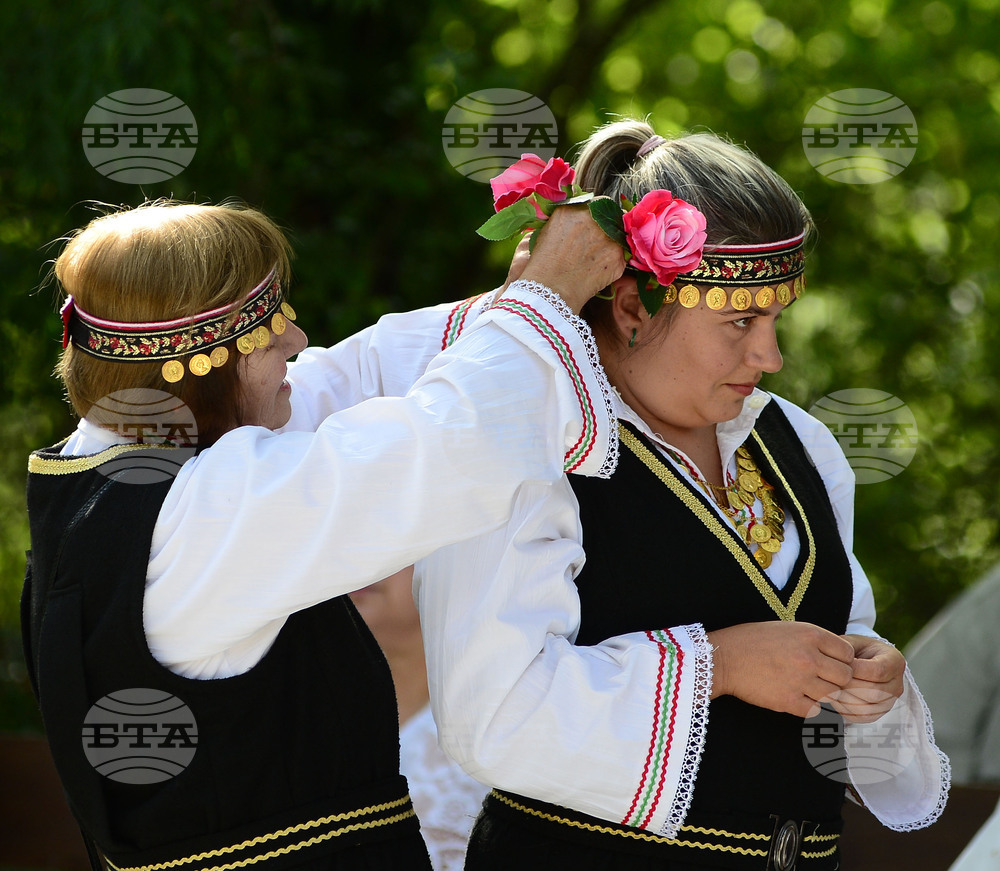 Село Побит камък - народен събор