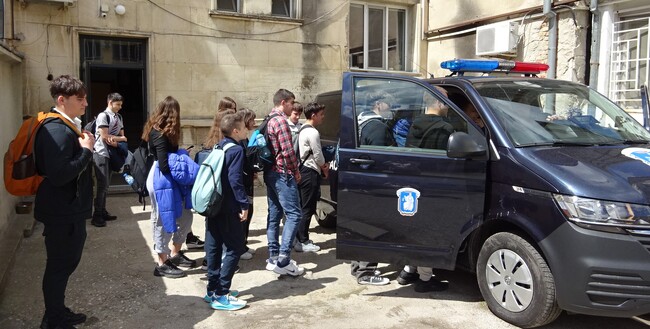 Окръжен съд – Разград: Осмокласници от НПТГ „Шандор Петьофи“ посетиха Районен съд – Разград в „Дните на отворени врати“