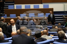 Парламент - извънредно заседание