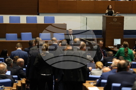 Парламент - извънредно заседание