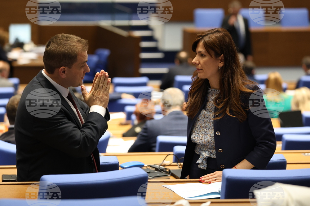 Парламент - извънредно заседание