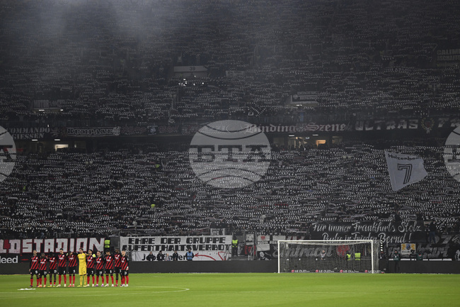 Айнтрахт (Франкфурт) кръсти трибуна на стадиона си на името на световния шампион от 1974-а година Бернд Холценбайн