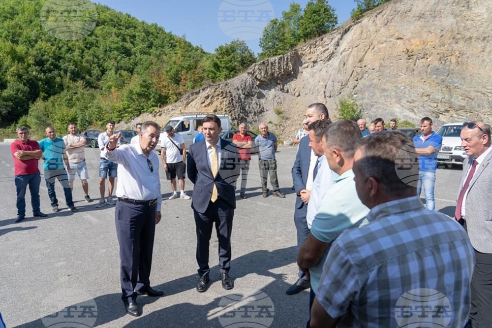 Подкрепяме езиковото и културното наследство на македонците в Албания, заяви външният министър на Северна Македония Буяр Османи в Голо бърдо