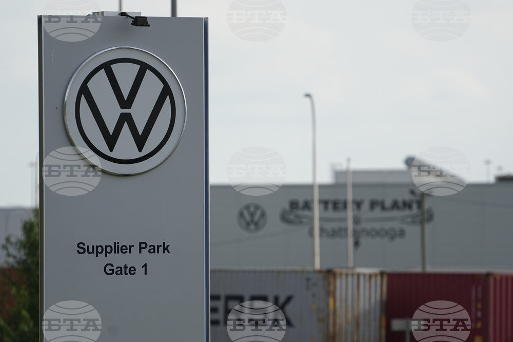"Фолксваген" започна собствено производство на батерийни клетки в Германия