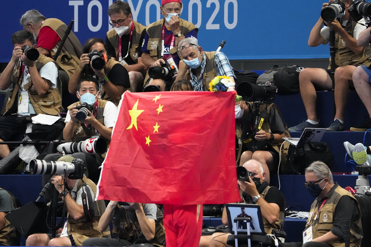 Водещи световни плувци подготвят дело срещу Световната антидопингова агенция заради допускането на уличените в допинг китайски спортист