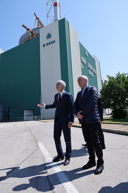 Министерски съвет: Свежото ядрено гориво от „Уестингхаус“ е вече на площадката на АЕЦ „Козлодуй“, през май започва зареждането на първите касети