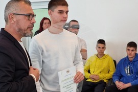 Ямбол - ученици и студенти с високи постижения - връчване на стипендии