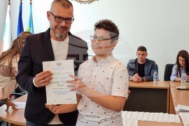 Ямбол - ученици и студенти с високи постижения - връчване на стипендии