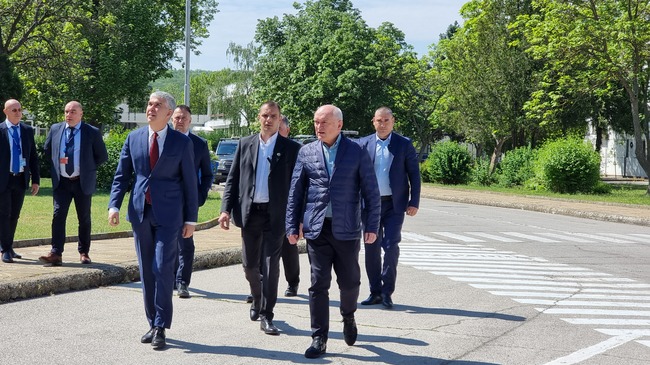 Първото ядрено гориво, произведено от "Уестингхаус Електрик - Швеция" за пети блок пристигна на площадката на АЕЦ „Козлодуй“