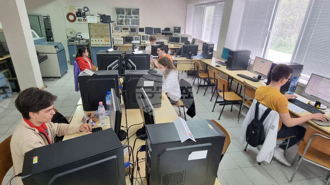 В Сливен 128 ученици и 67 родители участваха в образователно-превантивни занятия на Местната комисия за борба с трафика на хора