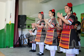 Село Клисура - пролетен празник - надиграване