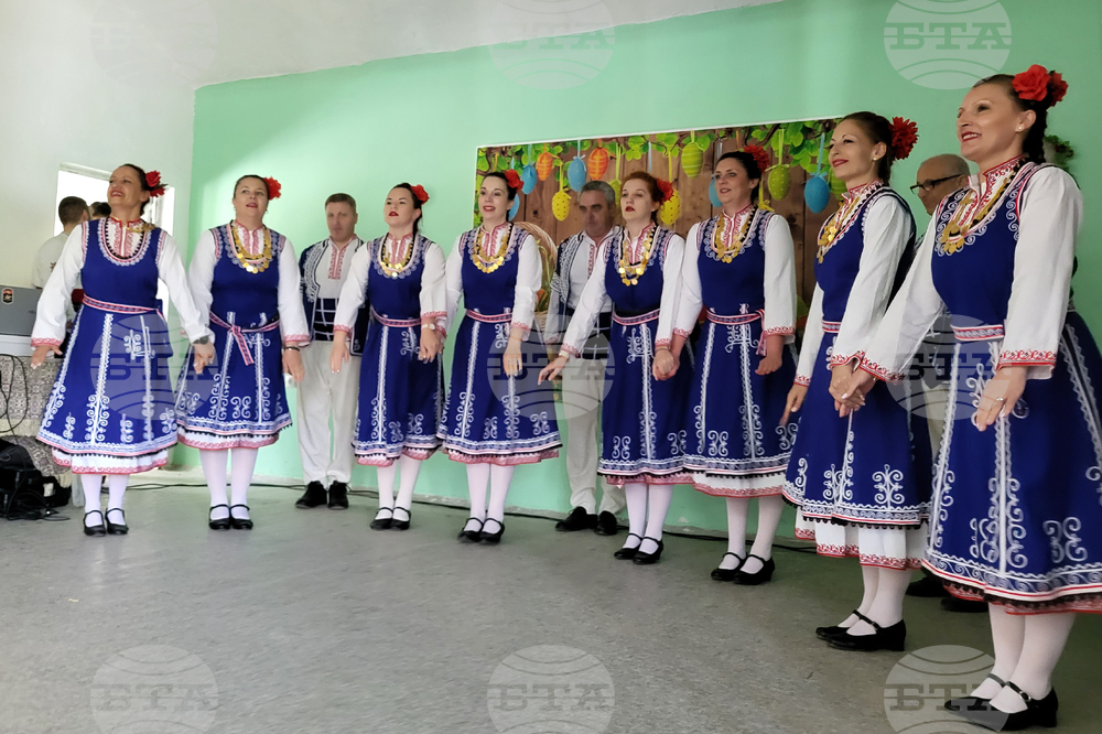 Село Клисура - пролетен празник - надиграване