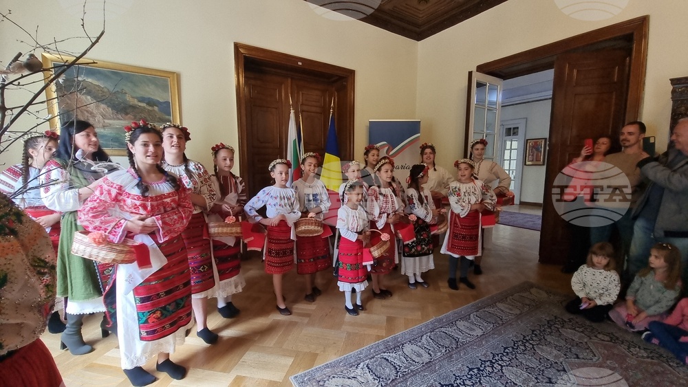 Румъния - Посолство на България в Букурещ - деца - лазаруване