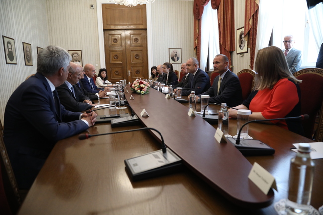 България ще удвои количествата природен газ, които ще може да получава годишно през терминала в Александруполис