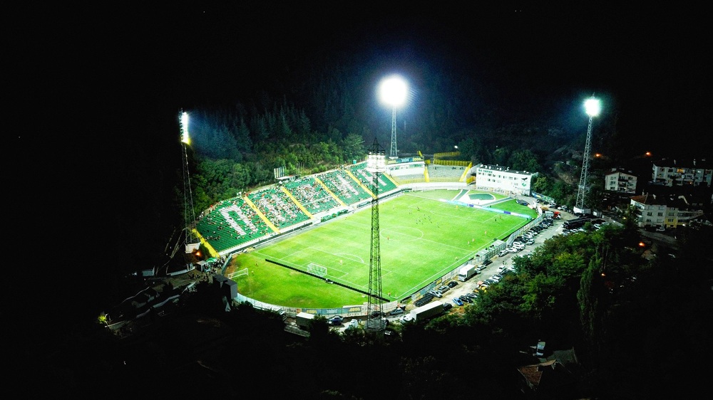 Стадион „Христо Ботев“ в Благоевград с обновено, по-качествено осветление